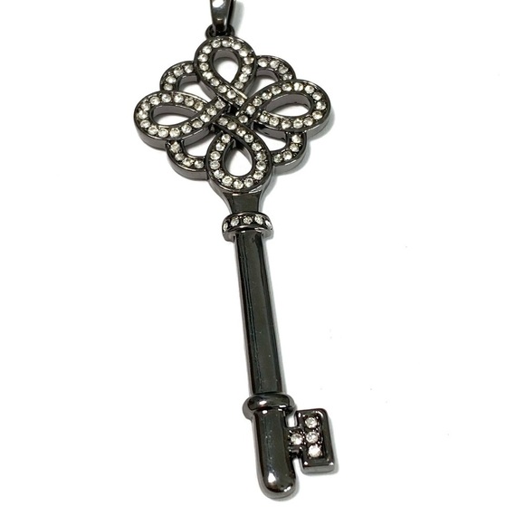 Key Pendant Gunmetal Tone Rhinestone Large - Picture 2 of 6